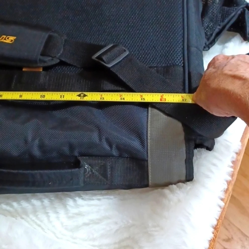 TARGRUS Large Gray & Black LapTop Bag Brand New‎